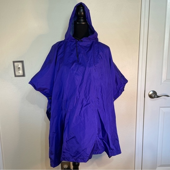 Camp Inn Womens Rain Poncho with Hood Purple Side Snap Closure Free Size Outside - Picture 1 of 9